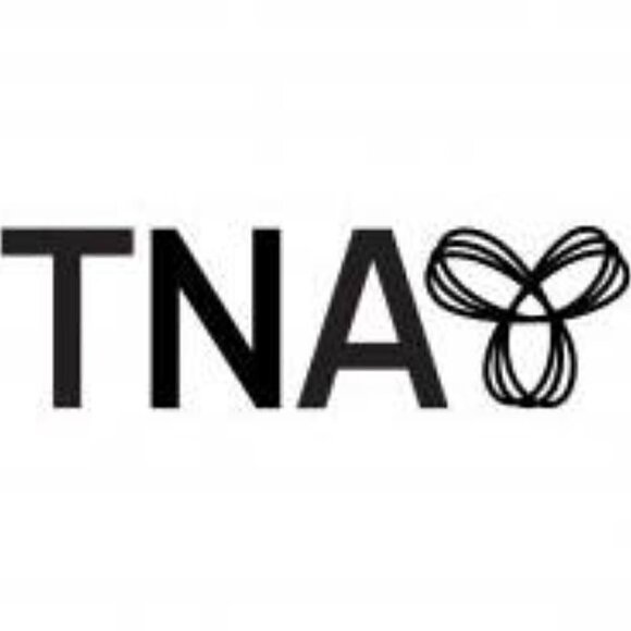 NWOT Aritzia TNA Banff Red Buffalo Plaid Cropped Button Down Shirt Size 1 - Picture 2 of 8